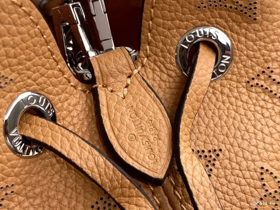 WIS BELLA LOUIS VUITTON 0127